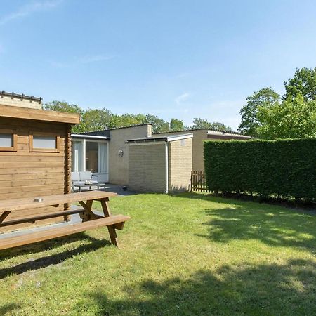 Contemporary Bungalow With Garden Sint Maartensvlotbrug 外观 照片