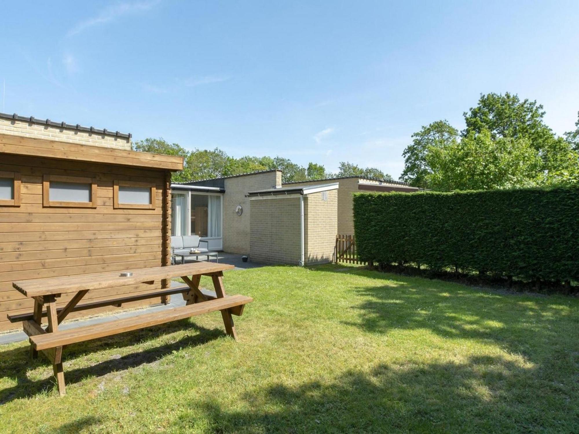 Contemporary Bungalow With Garden Sint Maartensvlotbrug 外观 照片